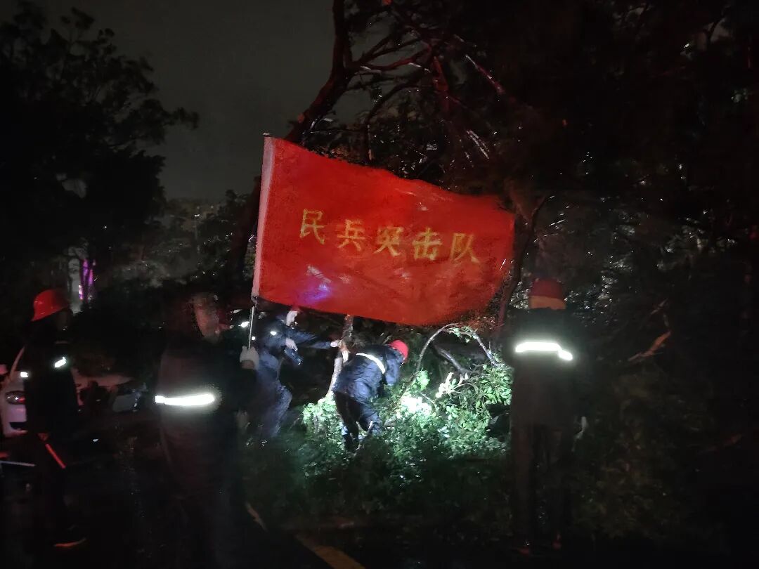 灾情无情，子弟兵闻令而动迅速投入救灾行动