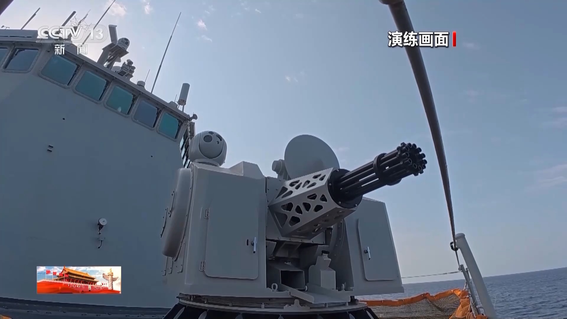 海军第47批护航编队进行多种实战化训练，近距离观察干扰弹发射精彩瞬间！