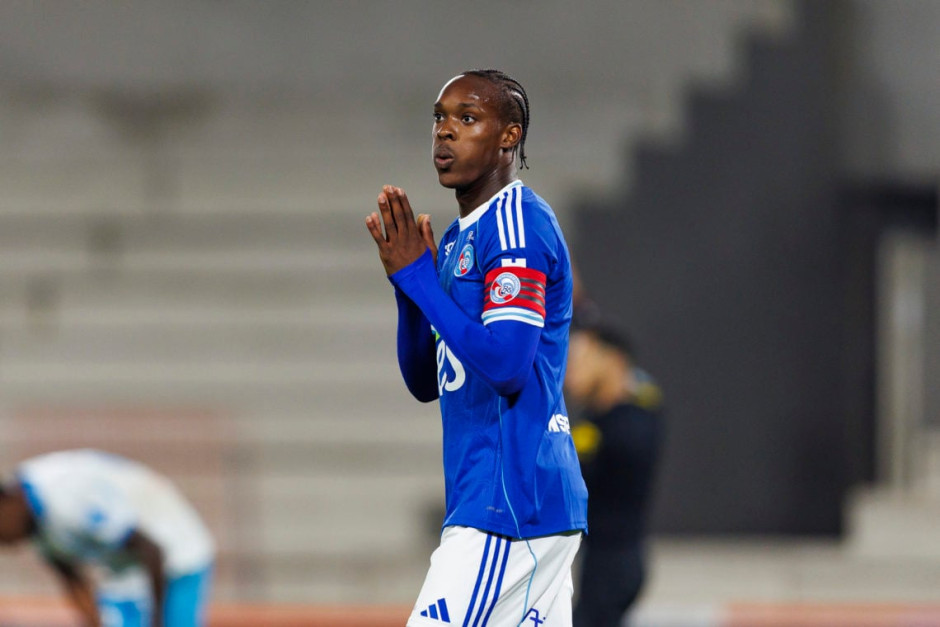 因韦格霍斯特状态不佳，荷兰队紧急召入埃梅加作为替补球员