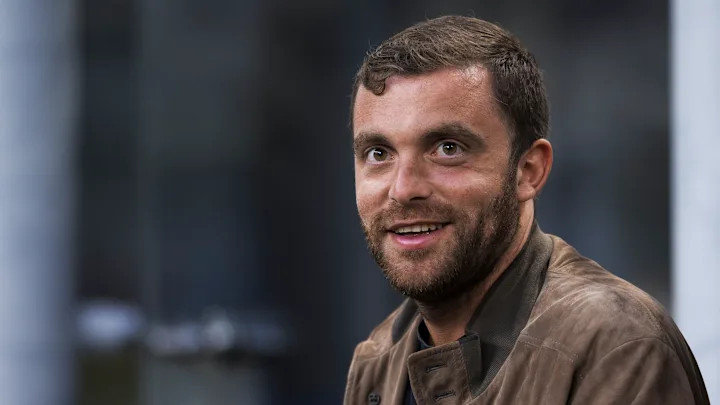 罗马诺在社交平台发文祝球迷圣诞快乐，向大家送上节日祝福