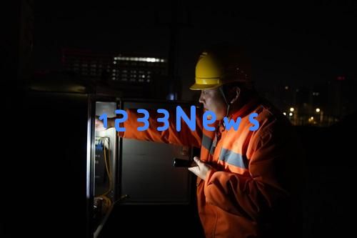 南唐联络线唐村线路所接触网开始送电，标志着项目迈出重要一步