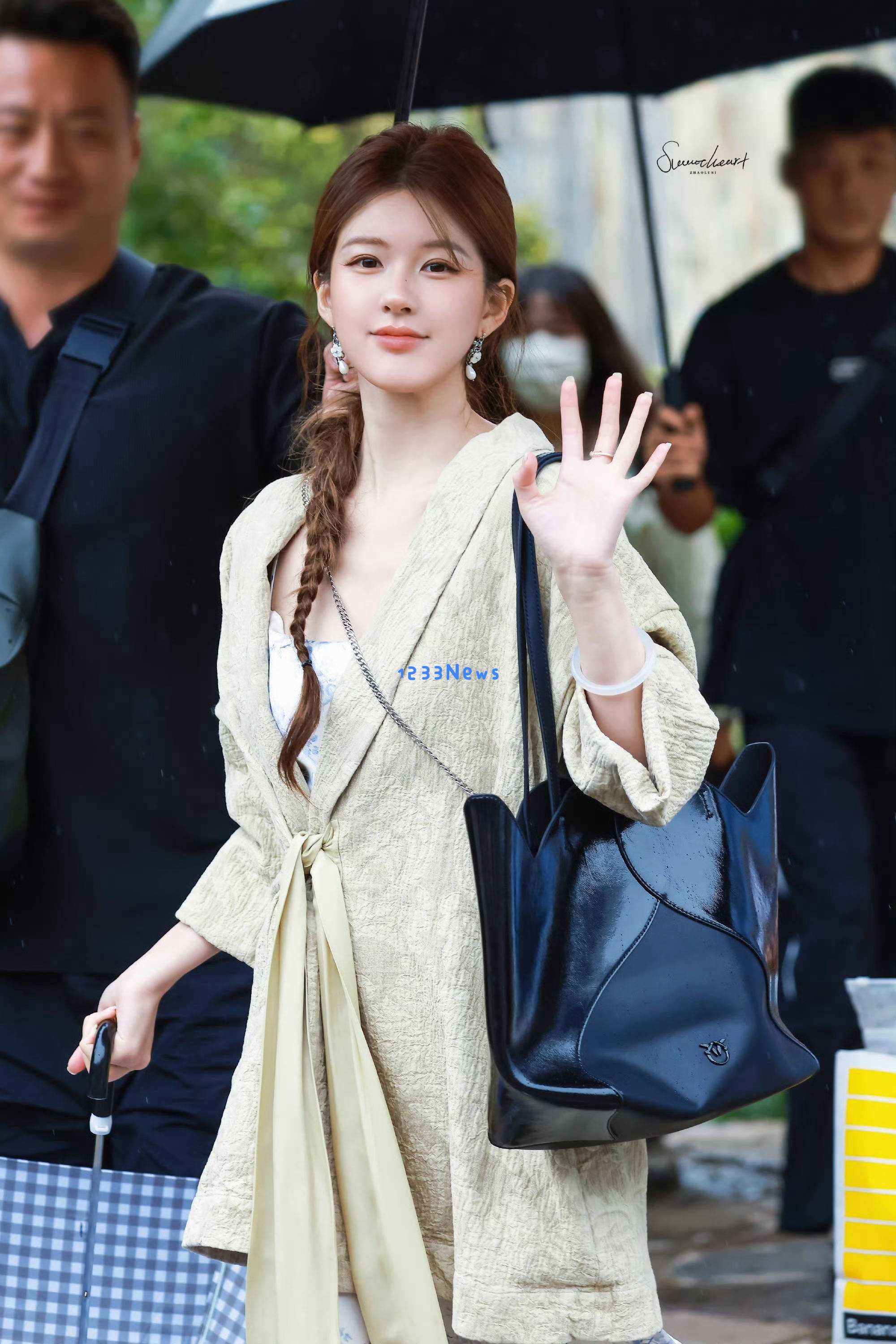 赵露思沉寂后再度崛起：在生病解约争议中，她凭什么实现逆袭与成功？