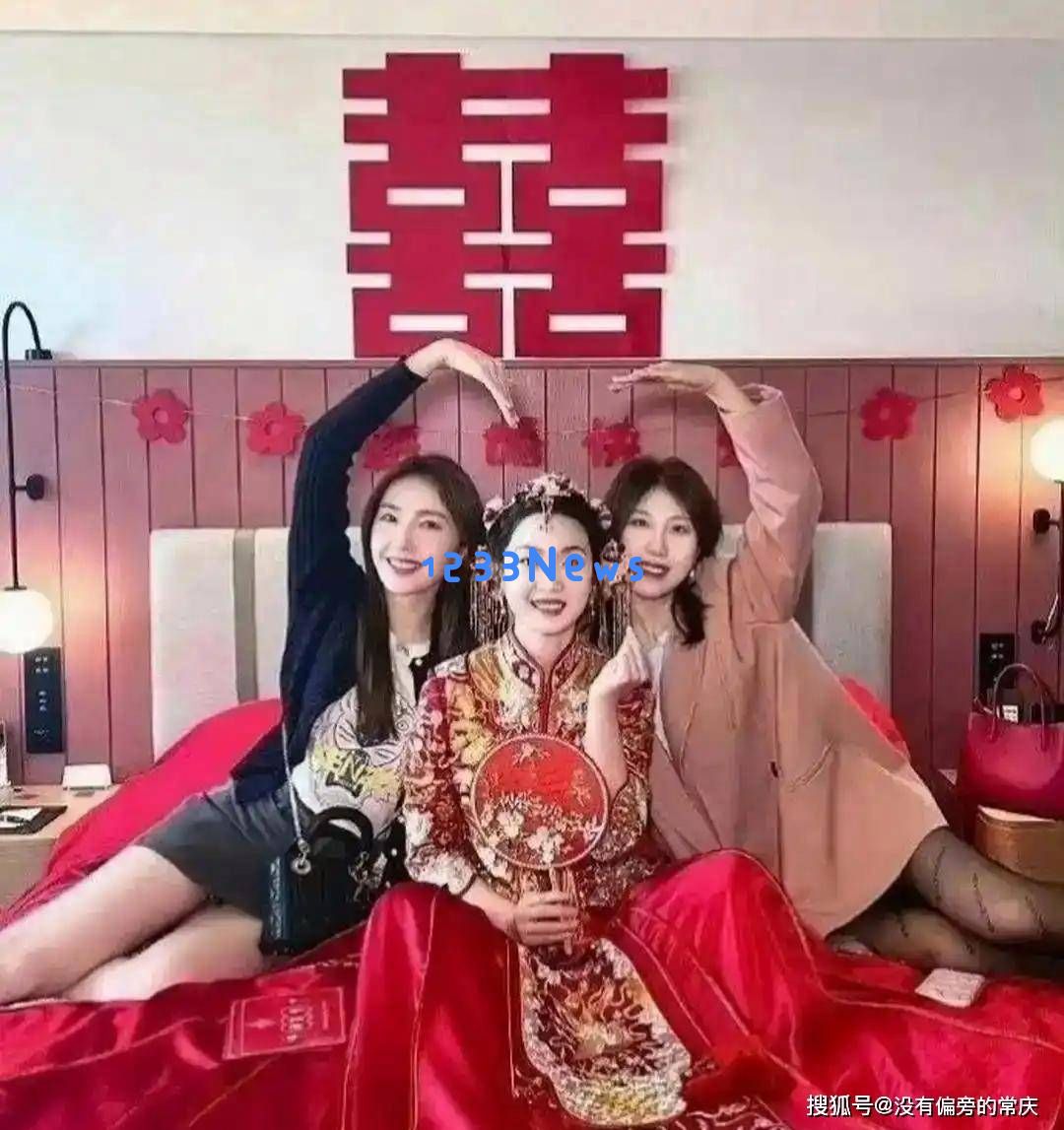 年差6岁成热门话题！26岁小伙成功赢得32岁女教师的心，婚纱照引发全网热议