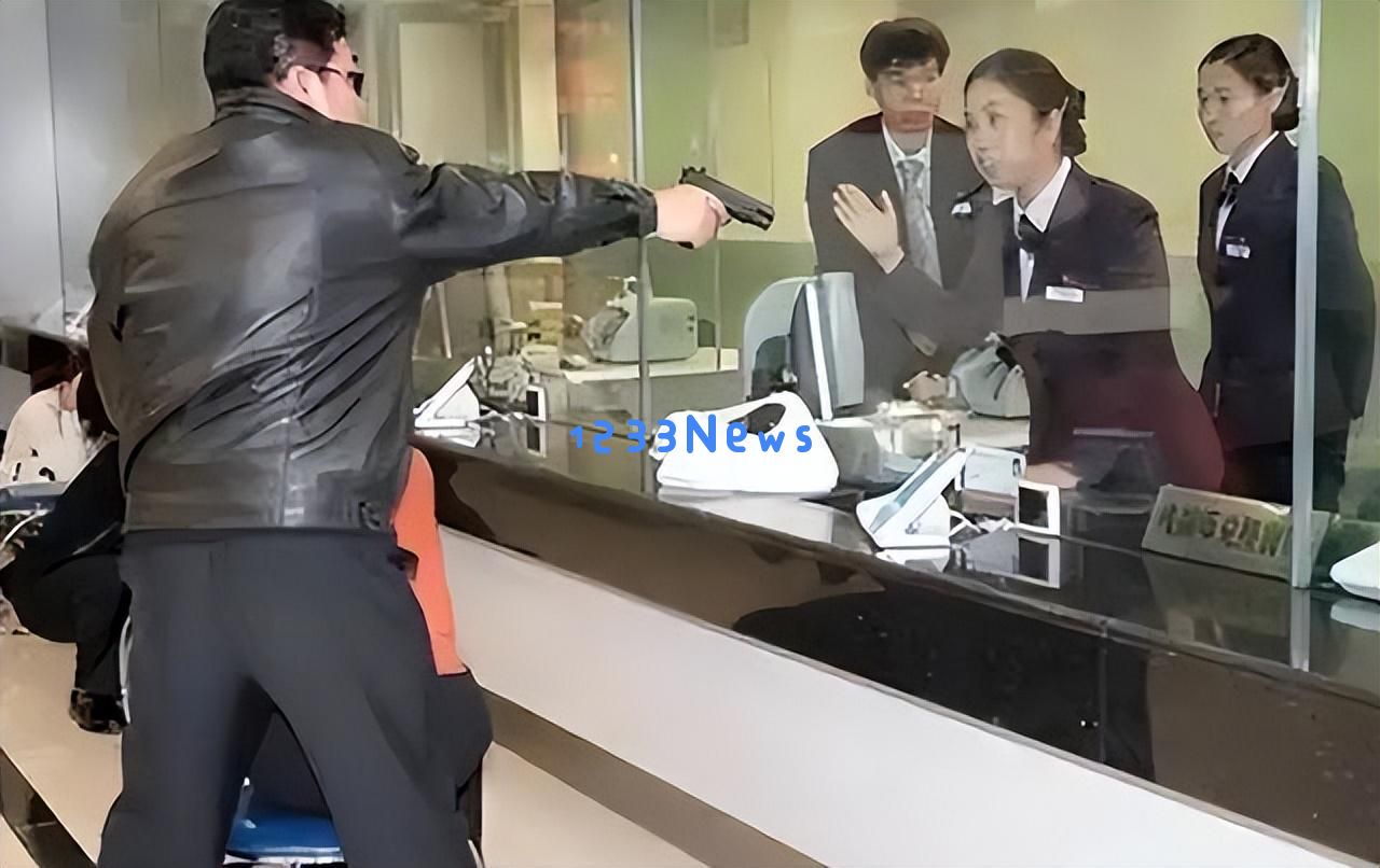 他逃避警方追捕16年，利用赃款娶四位美丽妻子并生育12个孩子，被捕时身价高达数亿