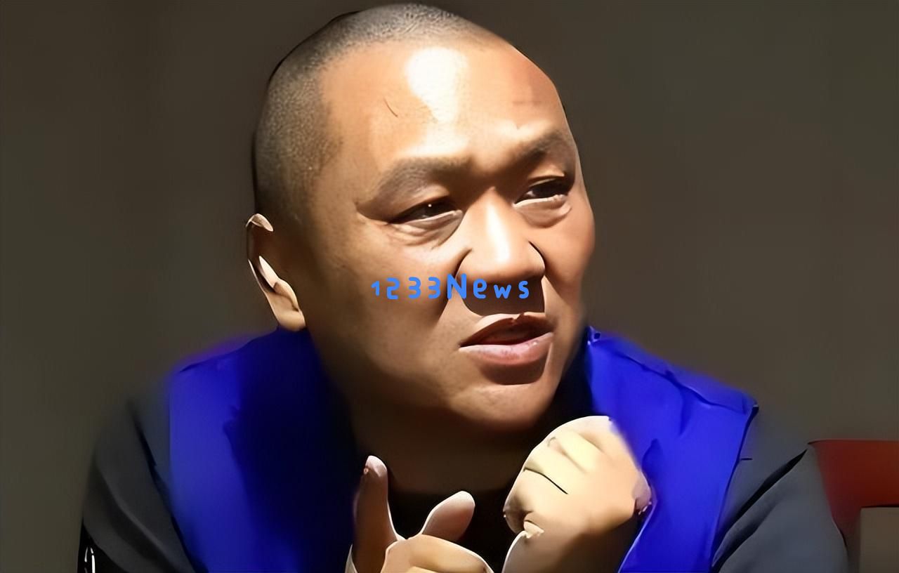 他逃避警方追捕16年，利用赃款娶四位美丽妻子并生育12个孩子，被捕时身价高达数亿