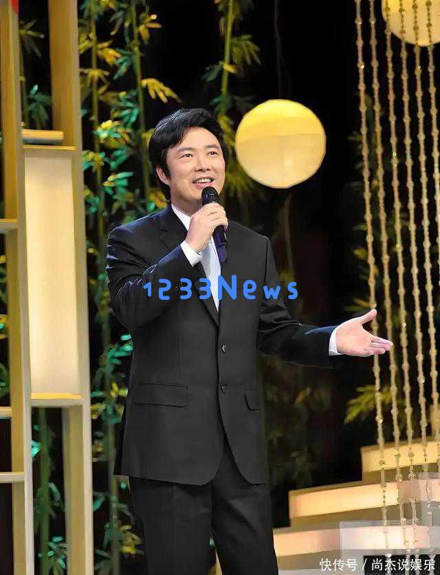 70岁费玉清近况揭秘，无儿无女却与56岁好友共享天伦，他的人生究竟何其精彩