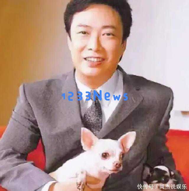 70岁费玉清近况揭秘，无儿无女却与56岁好友共享天伦，他的人生究竟何其精彩