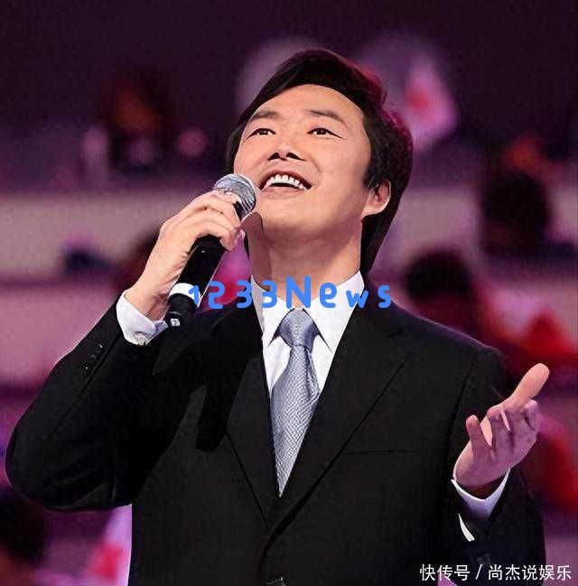 70岁费玉清近况揭秘，无儿无女却与56岁好友共享天伦，他的人生究竟何其精彩