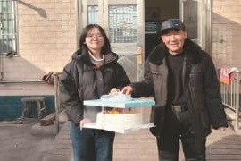 在每一块生日蛋糕中倾注“思念”的温暖情感