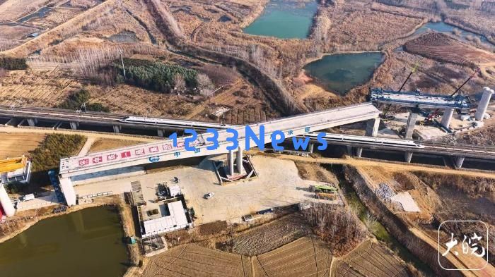 华东地区最大跨度高铁单T构梁成功转体，1.7万吨“空中舞者”顺利完成转身
