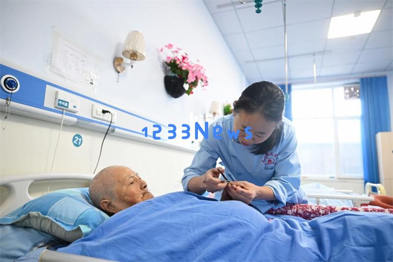 为无能为力的老年人撑起一把温暖的“伞”