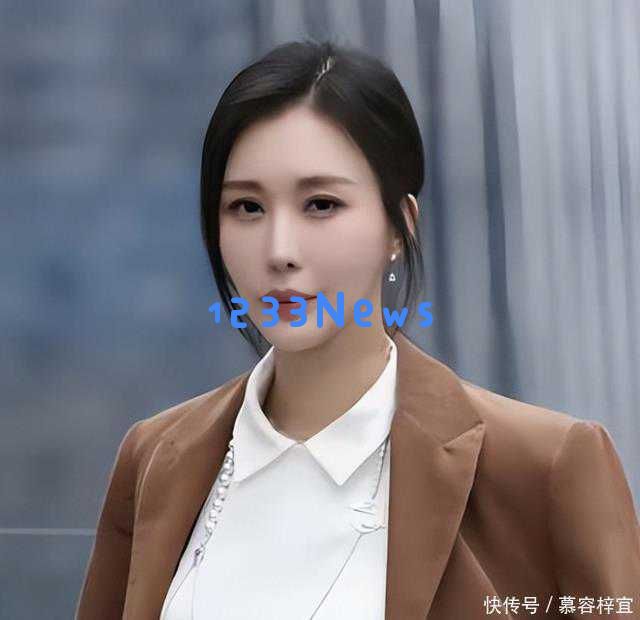 田朴珺怒删与王石的合影，公开指责对方自私，眼神流露真实情感