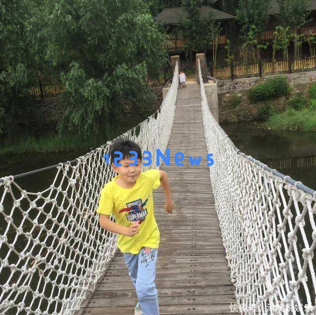 3岁便引起关注，5岁参与春晚，7岁年薪百万，如今却发展成这样