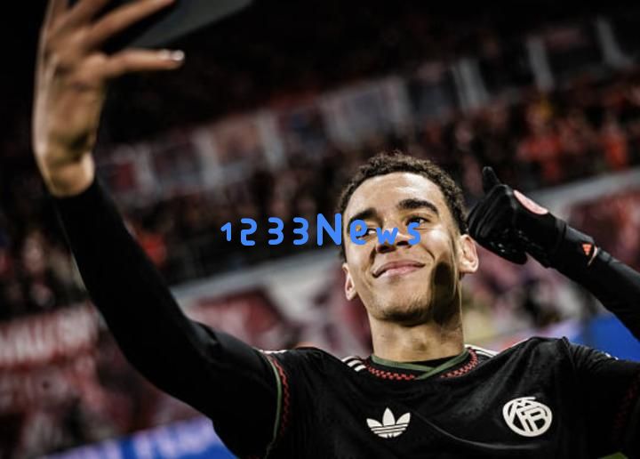 孔帕尼：穆西亚拉为球队注入了积极能量，融入团队是当前的首要任务