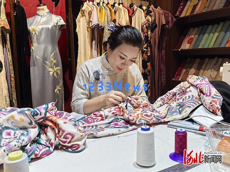 文化中国行·非遗“青春派”④丨李钰淇：阳和楼旁展现旗袍之美与韵味