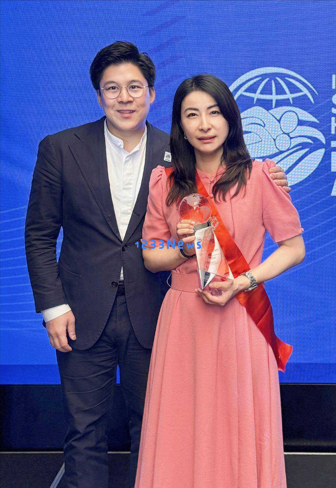 霍启刚财富揭秘，郭晶晶的银镯为何超越钻戒，豪门婚姻的真正支柱原来在此