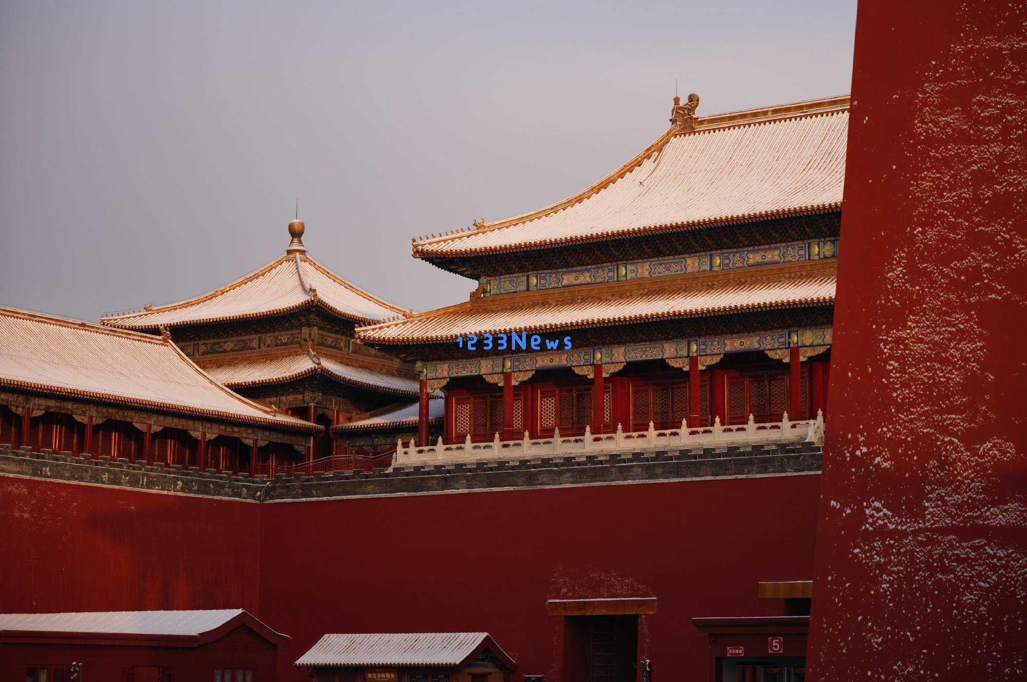 雪后故宫在李现镜头下展现的静谧美景，网友赞叹：这才是紫禁城真正的灵魂所在