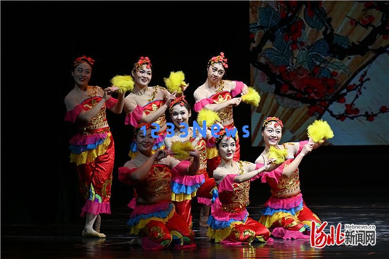 《曲苑杂坛》在河北省心连心艺术团表演后续融合传统艺术与现代活力的精彩上演