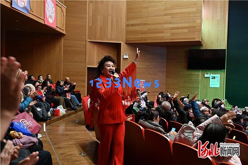 《曲苑杂坛》在河北省心连心艺术团表演后续融合传统艺术与现代活力的精彩上演