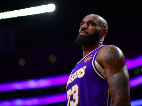 湖人管理层对詹姆斯不满？主教练回应：球队每位成员都衷心感谢詹姆斯的贡献