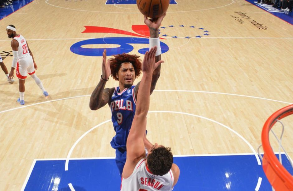 无畏争议判罚！76人双星合砍68分加时战胜火箭杜兰特独得36分却有8次失误