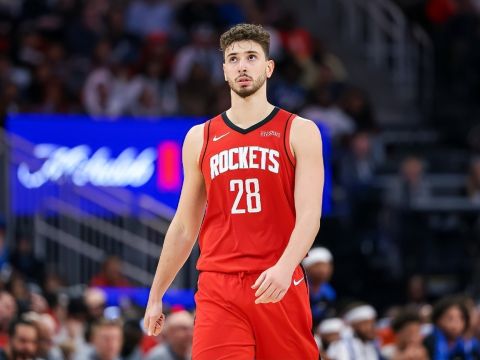 休媒痛斥申京无能软弱！火蜜呼吁关键时刻DNP：场上表现-18频频失误