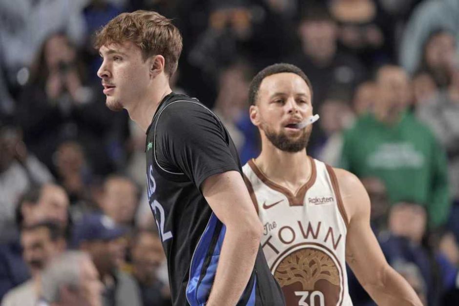 巴特勒缺阵勇士连遭败绩：库里独砍38分却难挡末节崩溃急需进行交易调整