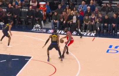 快船抵挡湖人26分大逆转！小卡重返赛场哈登贡献18+10助力7人得分上双詹姆斯与戴维斯合砍55分16篮板