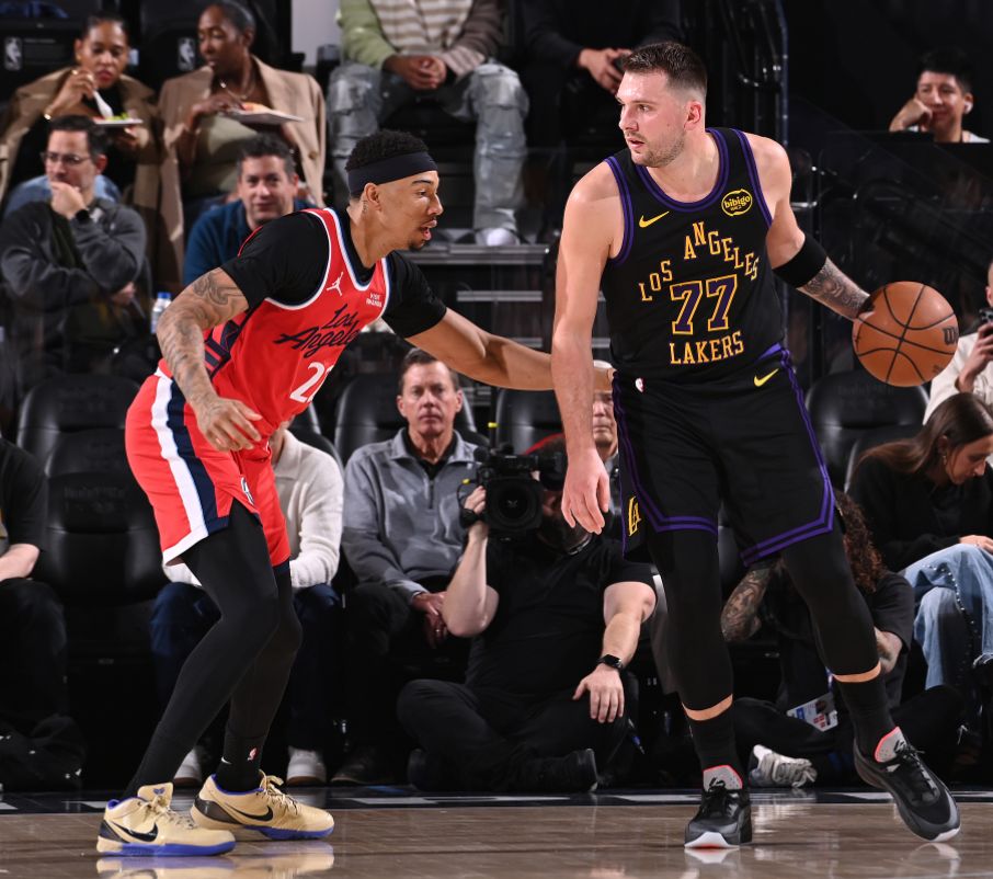 快船抵挡湖人26分大逆转！小卡重返赛场哈登贡献18+10助力7人得分上双詹姆斯与戴维斯合砍55分16篮板