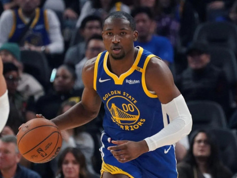 美记：库明加本次脚踝与膝盖受伤经过评估后确认均无严重影响