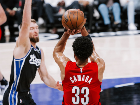 NBA常规赛-猛龙对阵开拓者首发阵容预测（1月24日）杨瀚森是否能够参加比赛？